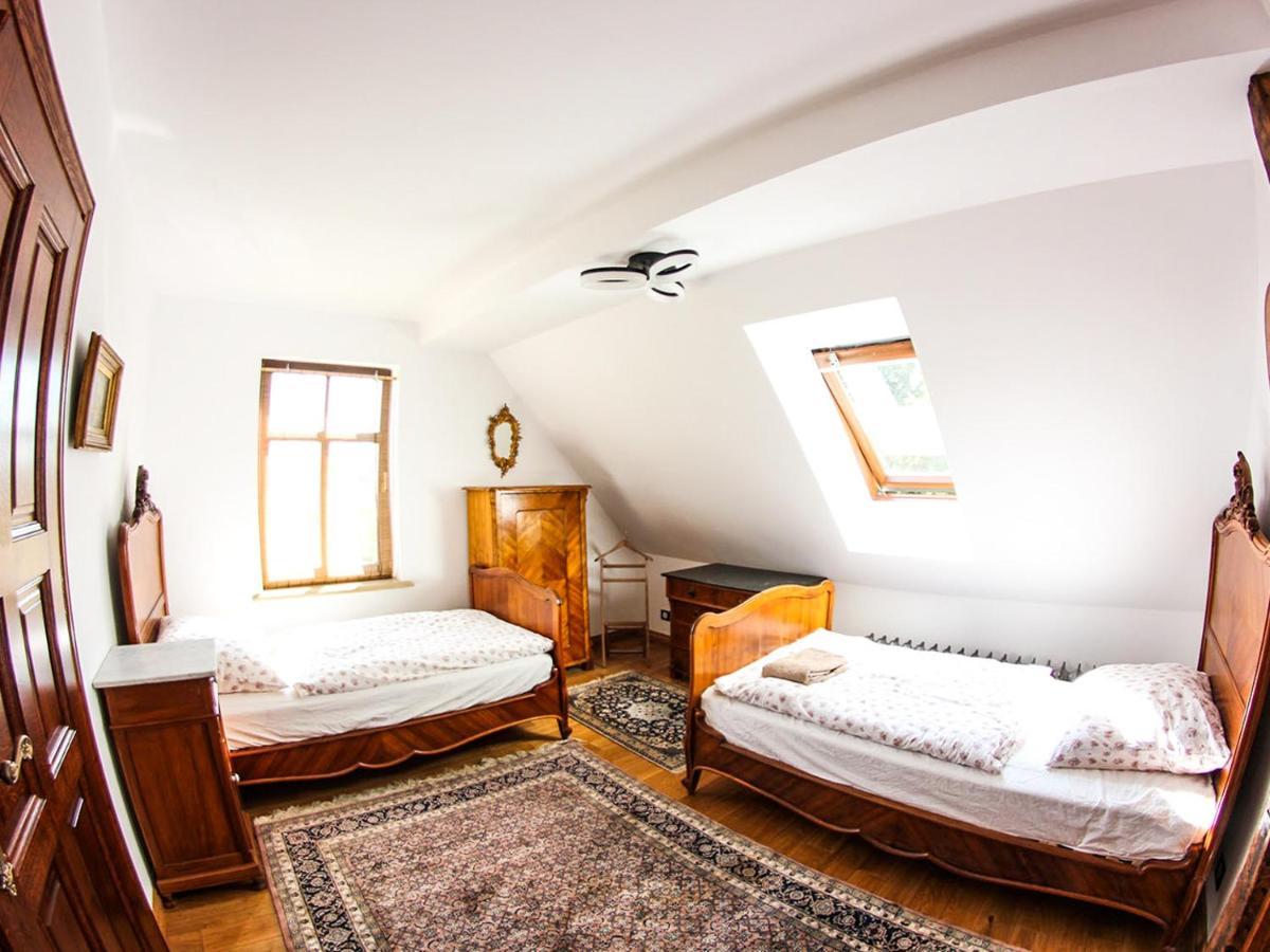 Dwór Gogolewo nad Wartą Ksiaz Wielkopolski Exterior foto